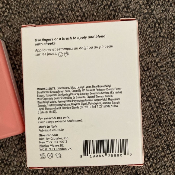 Glossier Cloud Paint Blush in Puff - Soft Pink - Picture 4 of 6